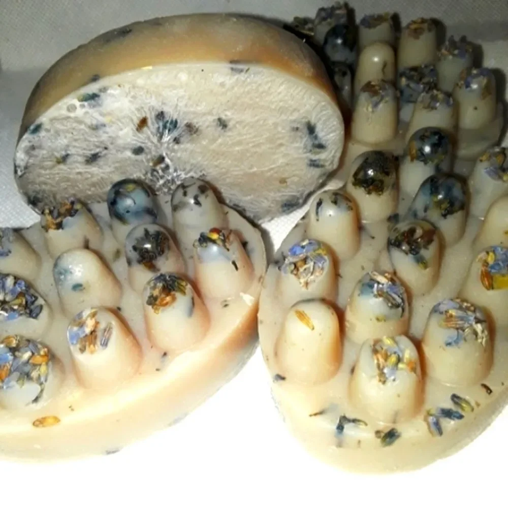 𝅺hand crafted Lavender Massage beauty bar